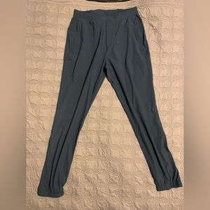 Lululemon Men’s Surge Joggers Medium